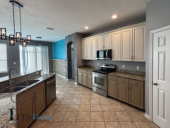 3rd image of 3795 Marietta Way