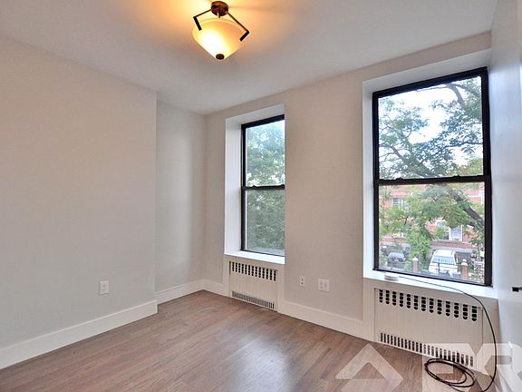 3rd image of 408 Chauncey St #3R