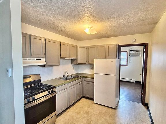 2nd image of 2108 E Empire St #325
