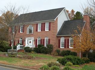 4121 Quarterstaff Ct, High Point, NC 27265
