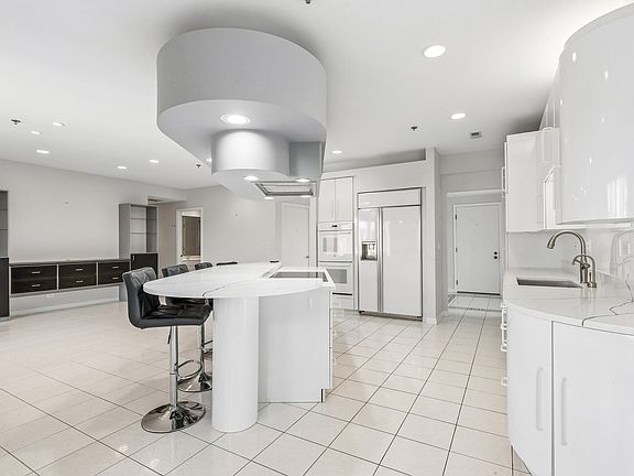 4th image of 209 Rivershire Ln APT 504