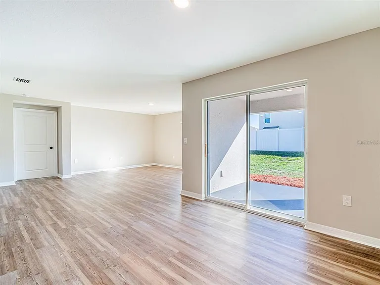 13748 Wineberry Dr — Photo 16