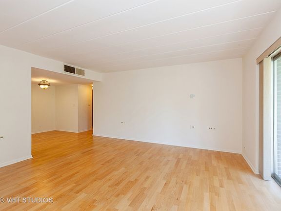 5th image of 5300 Walnut Ave APT 4B