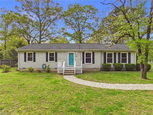 1014 Deerchase Rd, Saluda, VA 23149