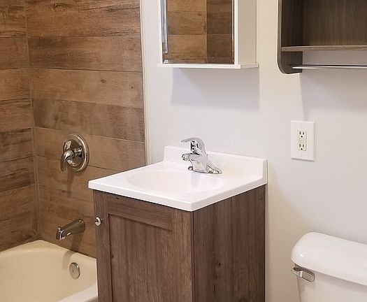 4th image of 1245 S Lawndale Ave APT 2R