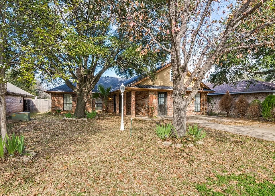 1st image of 3813 Waterford Way