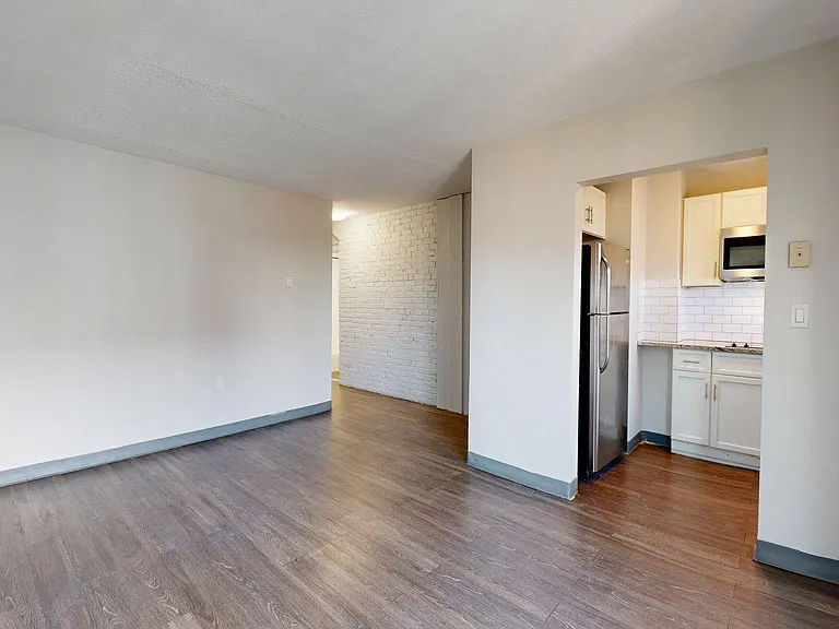 298 Meridian St #1 — Photo 7