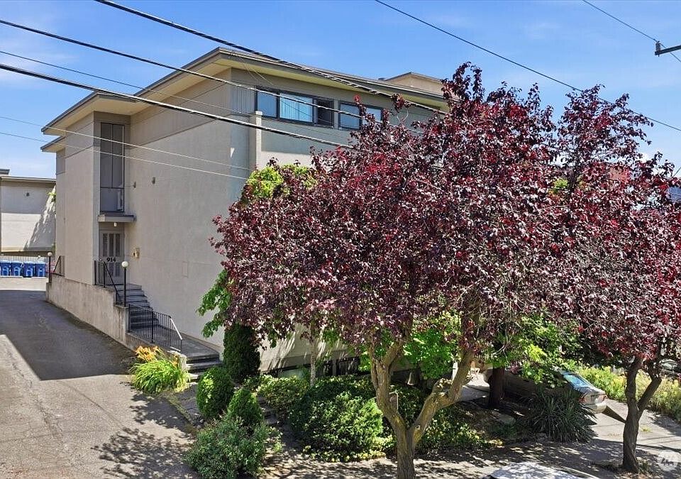 1st image of 914 6th Avenue N #201