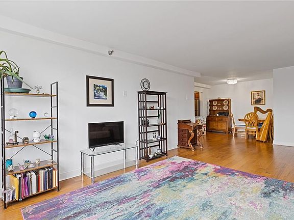 3rd image of 2479 Peachtree Rd NE APT 402