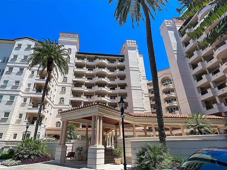 7241 Fisher Island Dr #7241 — Photo 43