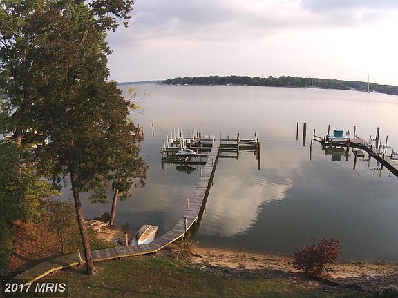 Just Steps Away~Pier w/2 Boat Slips and Lifts