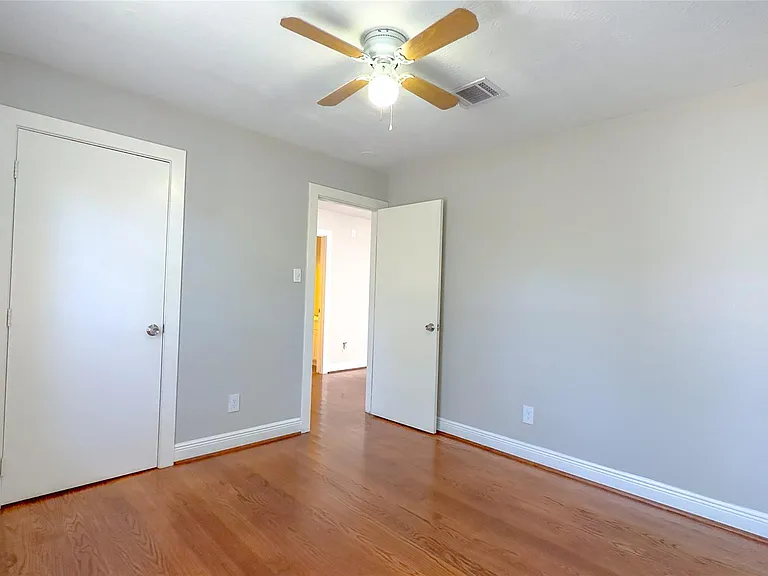 9923 Farrell Dr — Photo 18