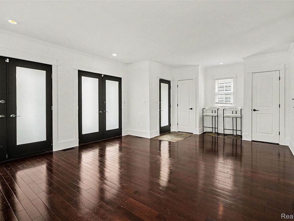 1389 Bird Ave, photo 5