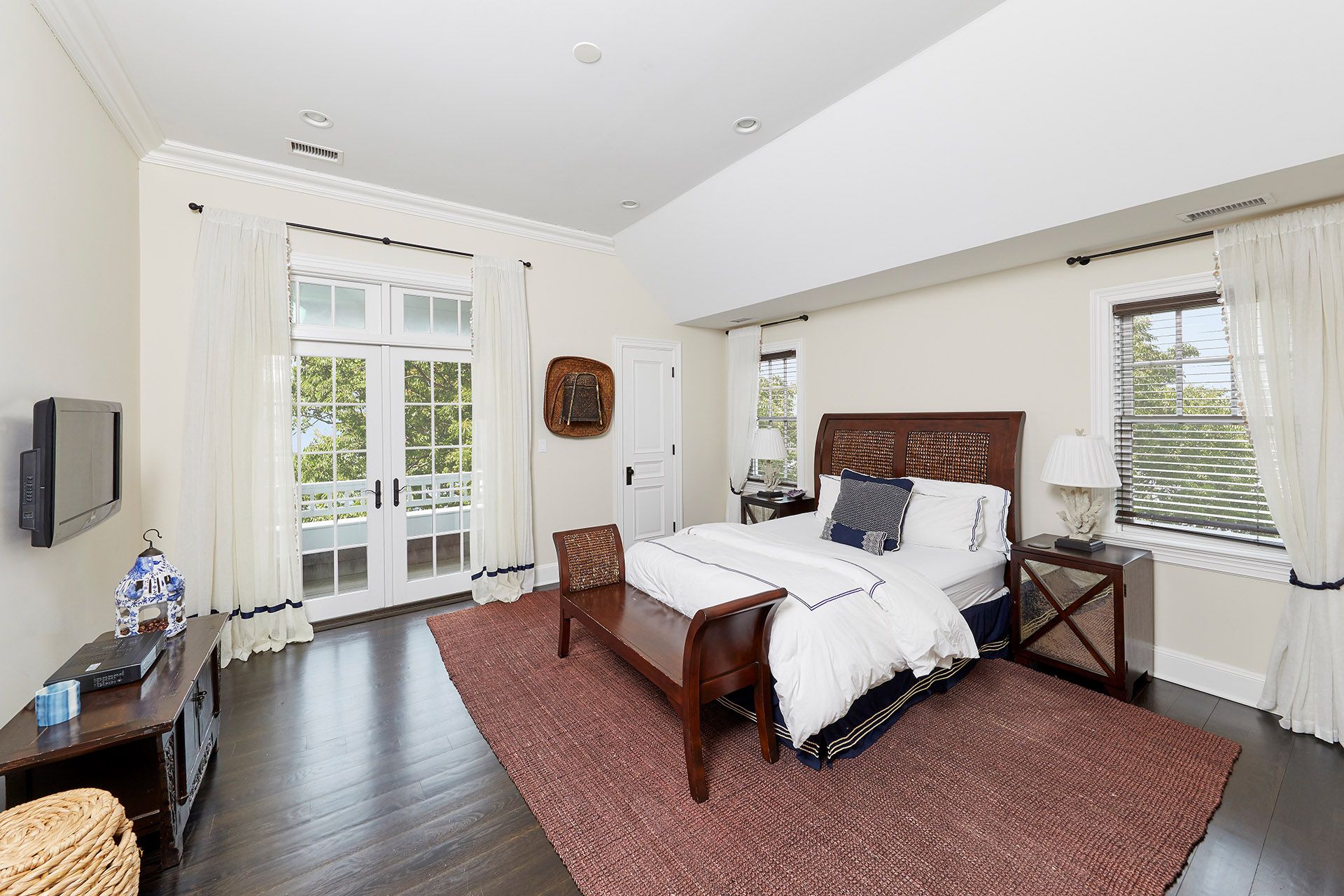 276 Surfside Dr, Bridgehampton, NY 11901 Out East