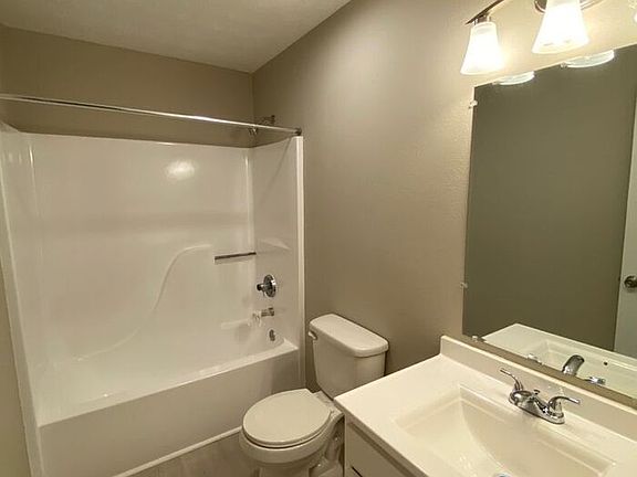 3rd image of 11021 Amburg Ct