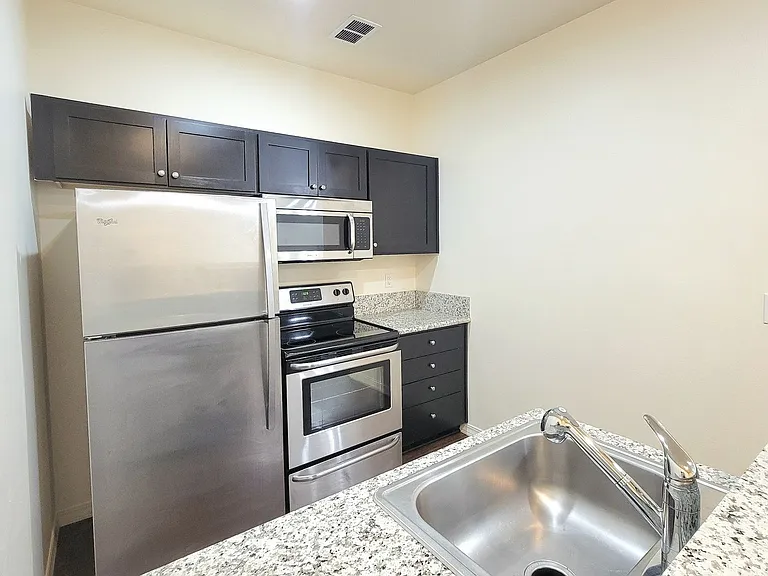 J0442 - Provi — Photo 19
