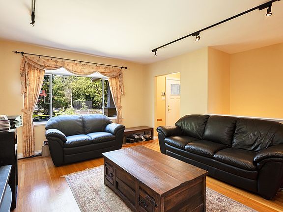 5th image of 3136 W 11th Ave