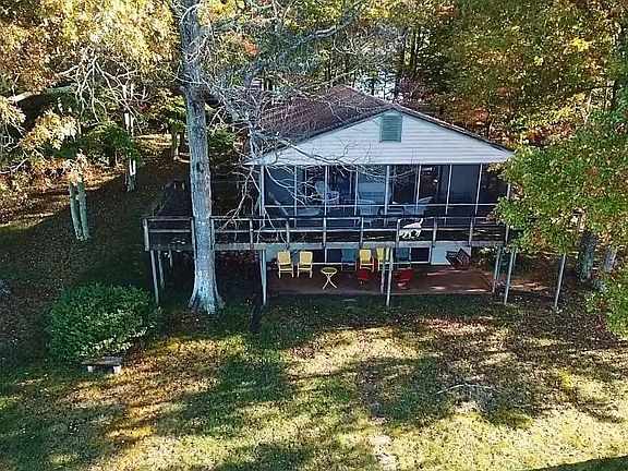 5th image of 114 Arbor Ln