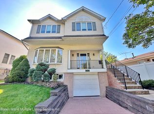 12 Hillis St, Staten Island, NY 10312