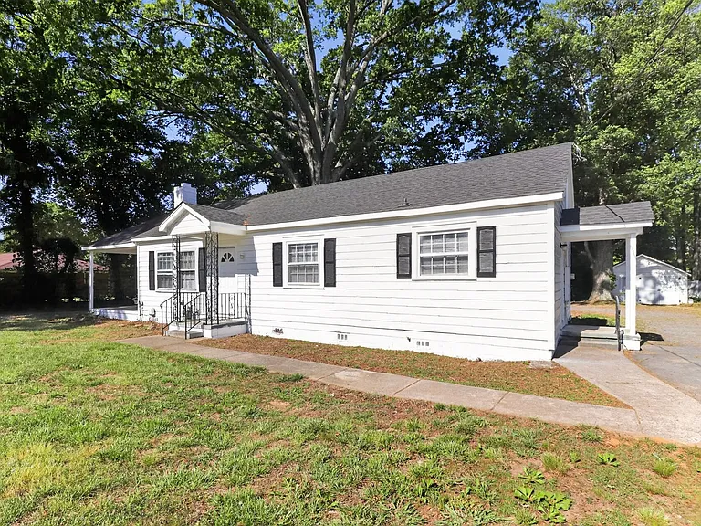 4812 Harris Rd — Photo 1