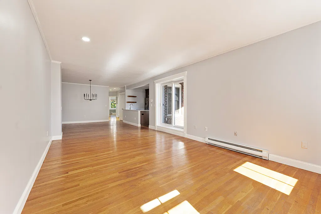 2 bed, 976 sqft, $4,750 — Photo 4