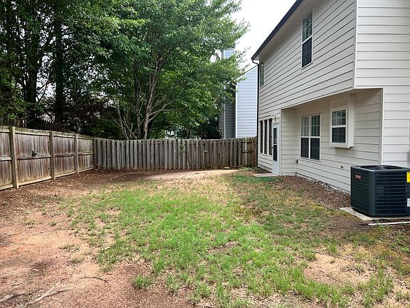 2nd image of 2360 Winthrope Way Dr