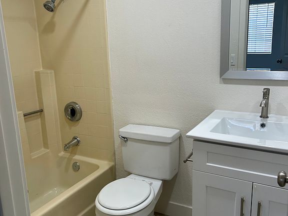4th image of 4144 Illinois St APT 1