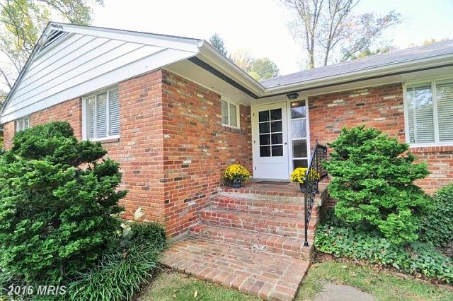 1st image of 6375 Lakeview Dr