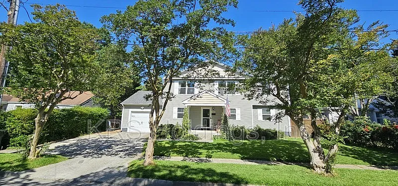 4 bed, 2.5 bath, 2367 sqft, $2,995 — Photo 2