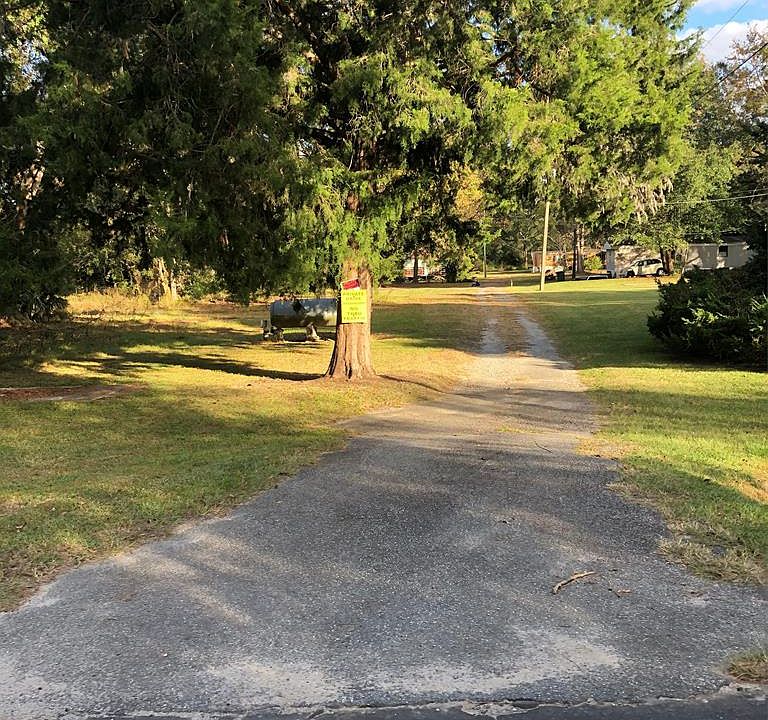 2nd image of 436 Russell Rd