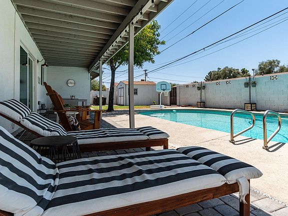 2nd image of 909 E LOYOLA Drive