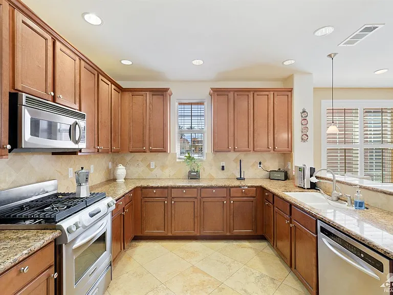 52130 Rosewood Ln — Photo 42