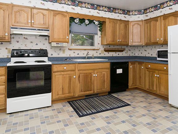 4th image of 807 Barlow St