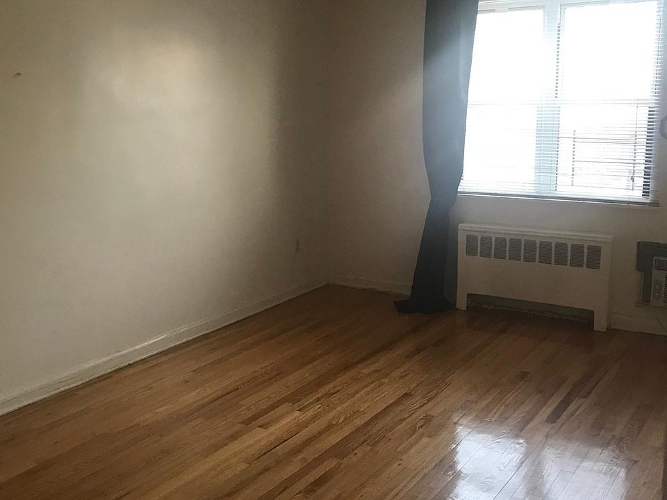 2nd image of 2416 Buck St #3