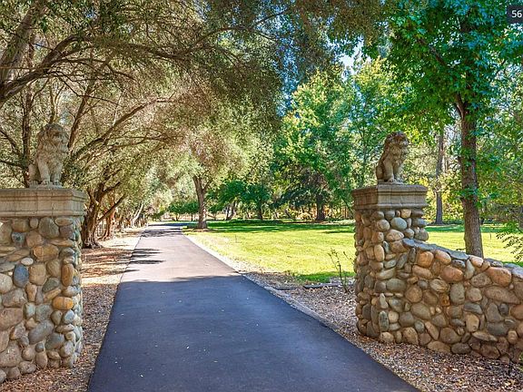 Entrance from private driveway