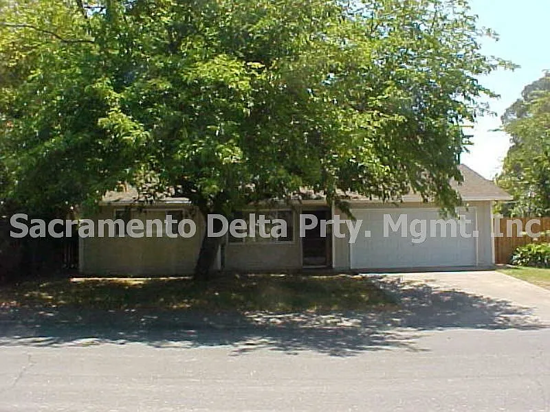 7000 Brayton Ave photo 1