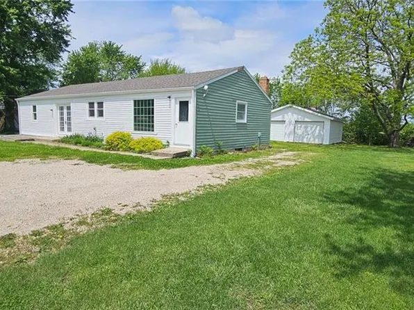 608 E 10th St, Holden, MO 64040