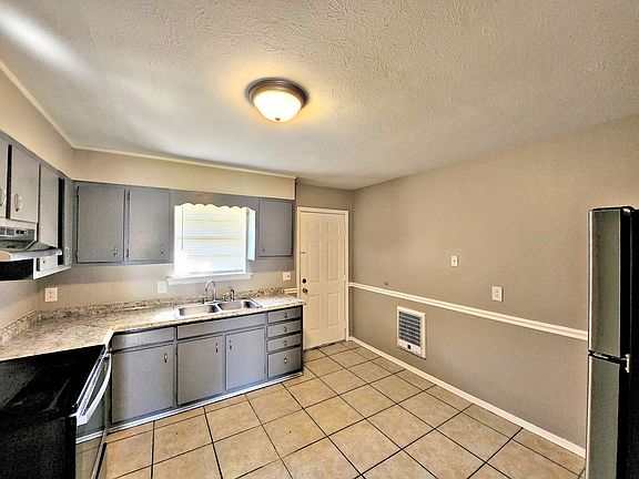 4th image of 4510 Foster Ave SW #11