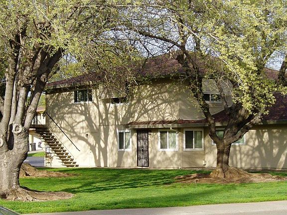 5th image of 240 Breuner Dr APT 2