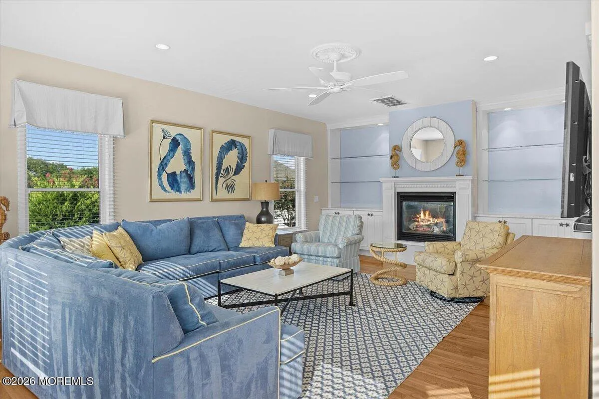 4 bed, 3.5 bath, 2497 sqft, $3,800 — Photo 4