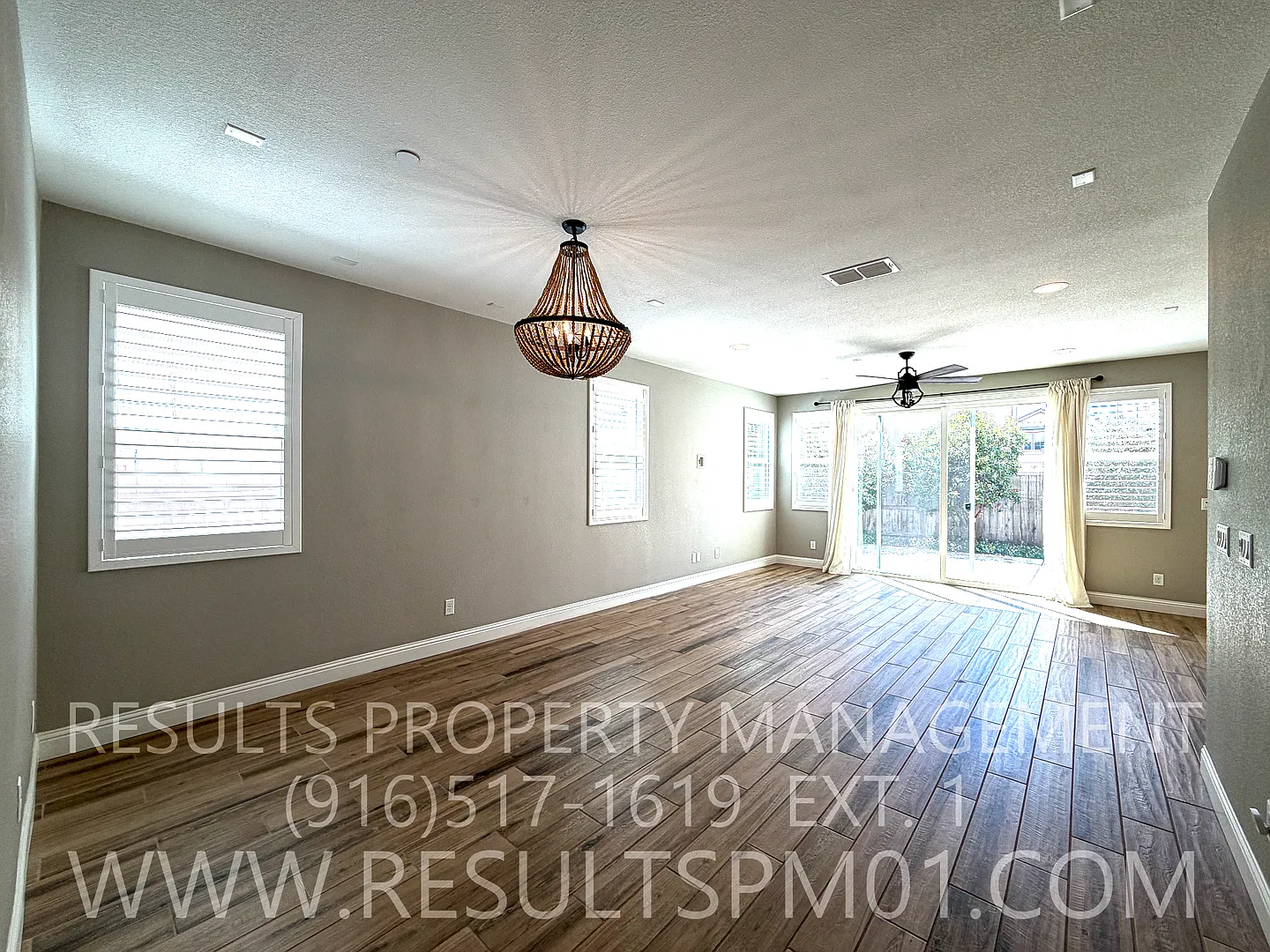 Wonderfully upgraded! Enjoy gorgeous amenities — Photo 3