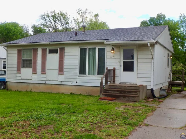 3532 SE 9th St, Topeka, KS 66607