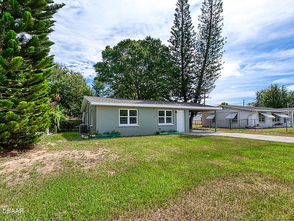 3rd image of 108 Palm Dr