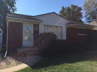 22524 Garfield St, Saint Clair Shores, MI 48082