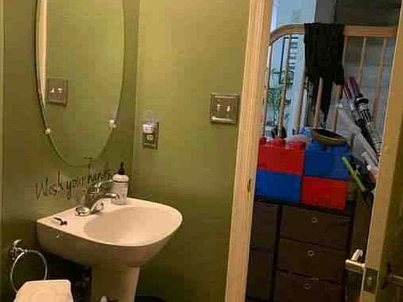 Half bath main floor 2/2