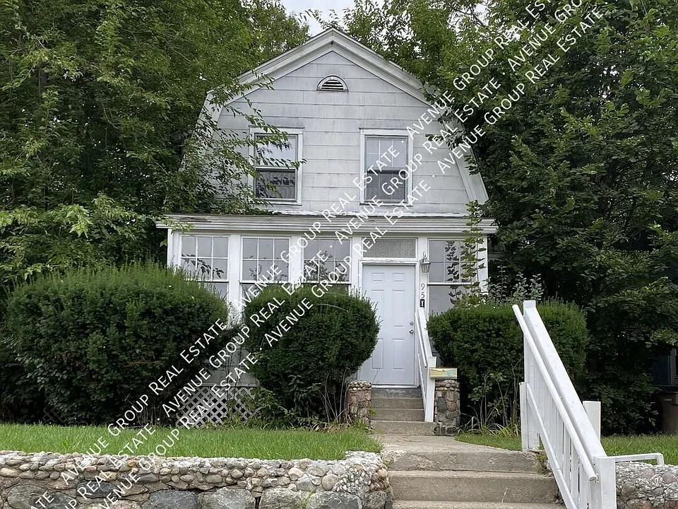 95 Oliver St