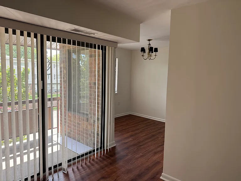 2842 Dover Ln #304 — Photo 15