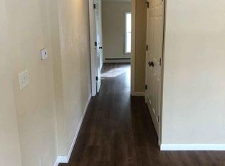 695 S Lake Shore Dr #4, Lake Geneva, WI 53147