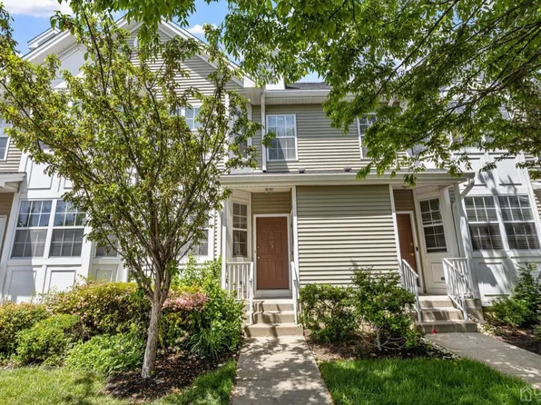 1605 Blossom Cir, Dayton, NJ 08810