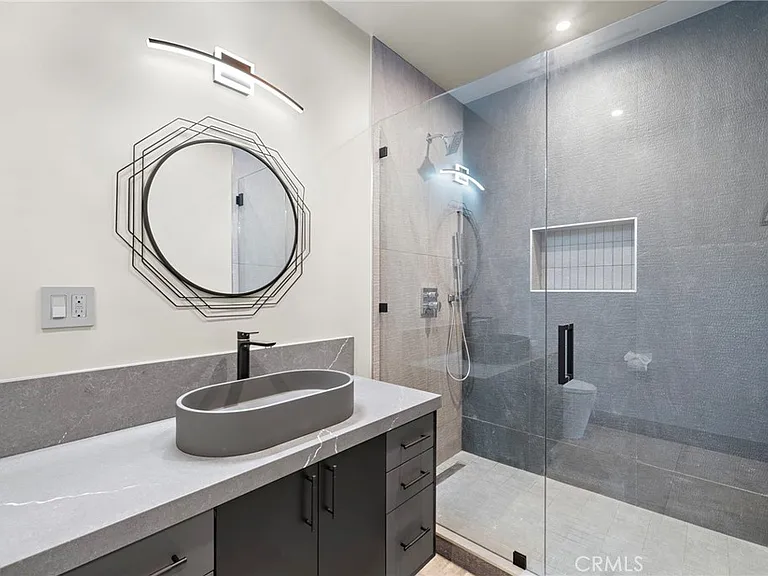 228 Hazel Dr — Photo 40
